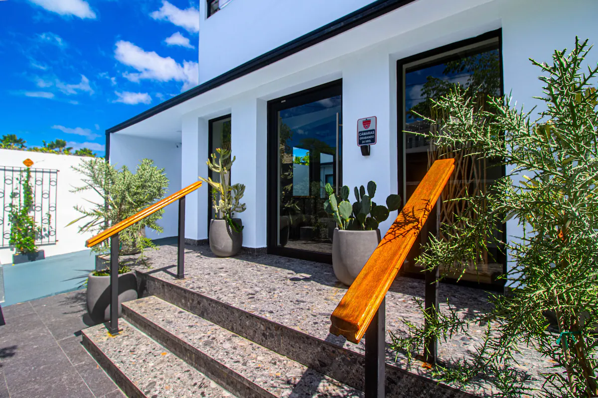 Exclusive 7-Bedroom Villa